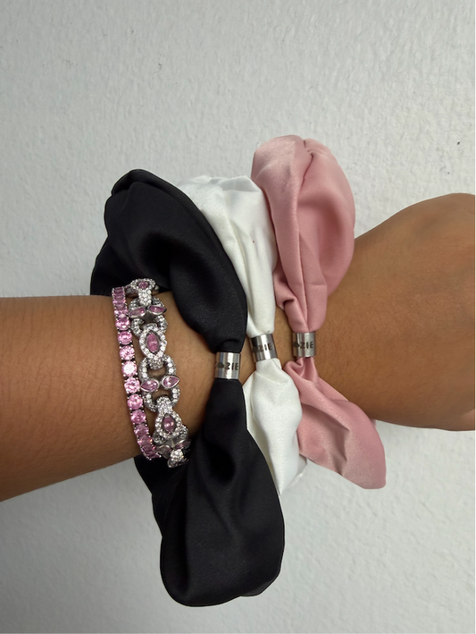 Signature Scrunchie - Black